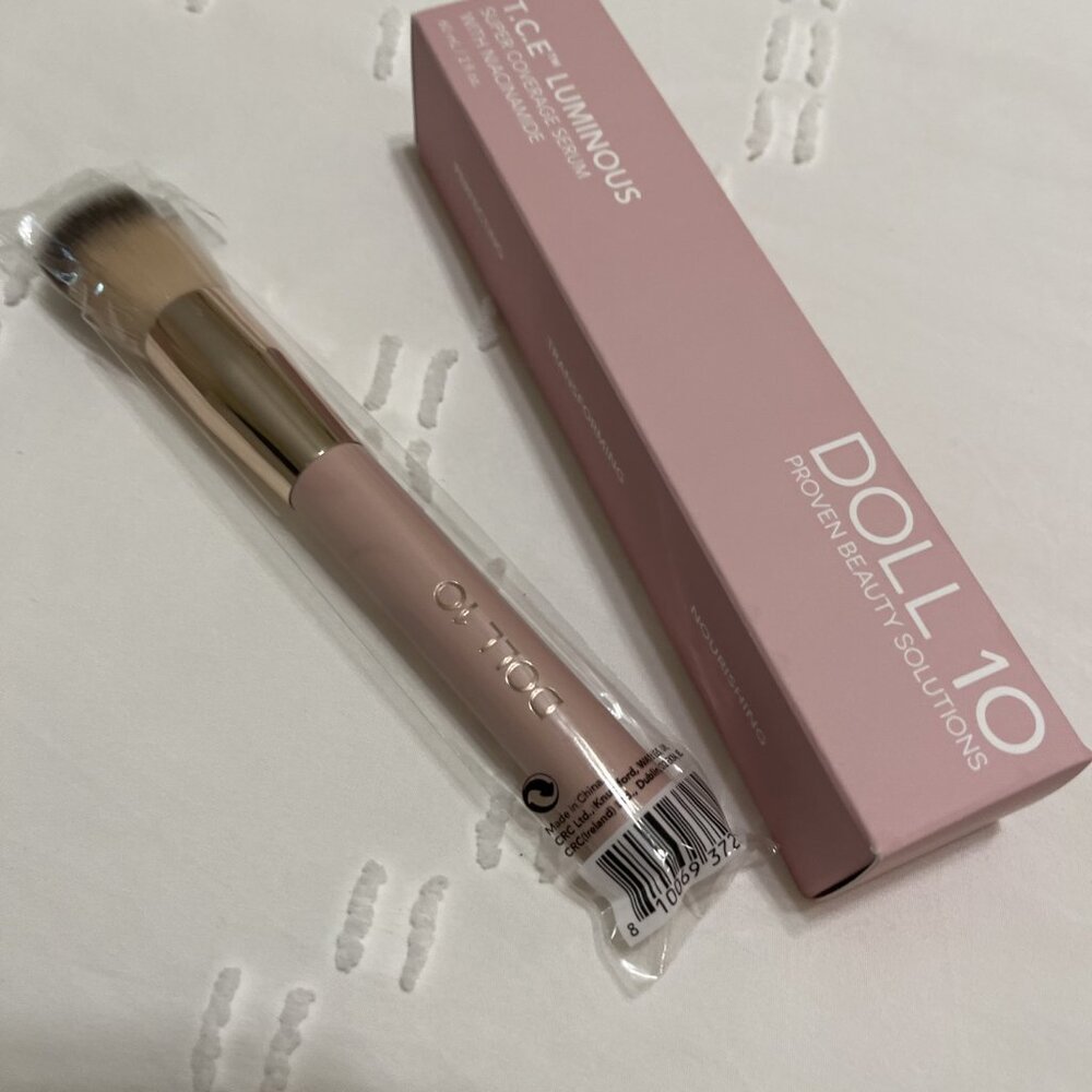 NIB DOLL 10 T.C.E Supersize Luminous Super Coverage Foundation LIGHT & B…